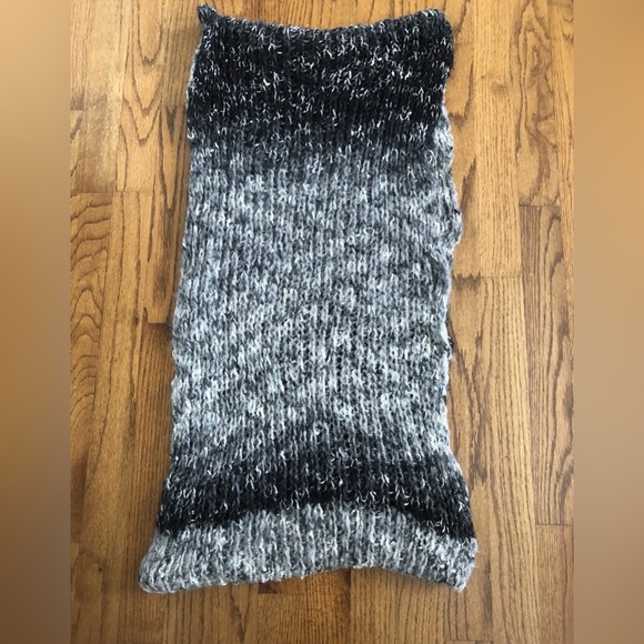 Renee’s NYC Accessories Infinity Circle Loop Knit Scarf Black Grey White 18 x 66 - Picture 4 of 6
